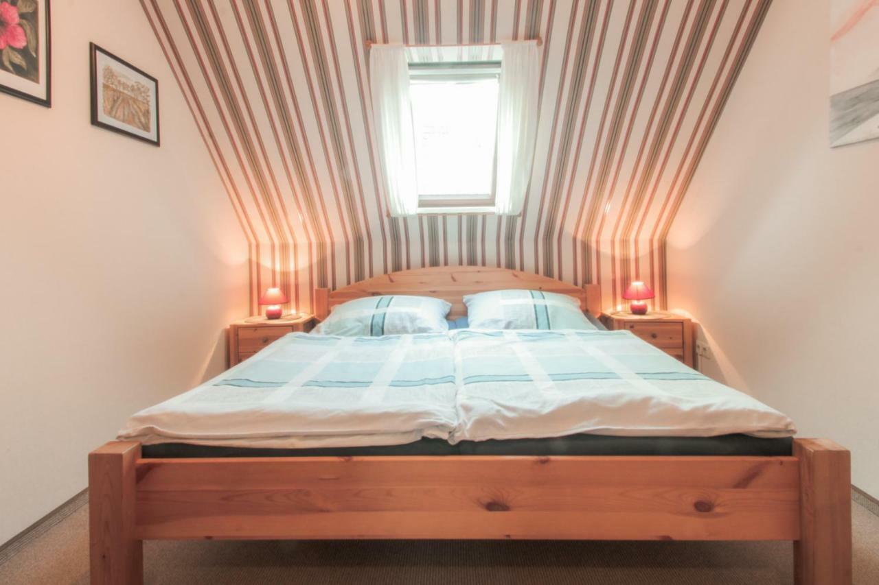 Haus Im Wiesengrund Esens Buitenkant foto